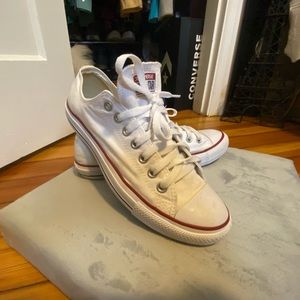 WHITE CONVERSES